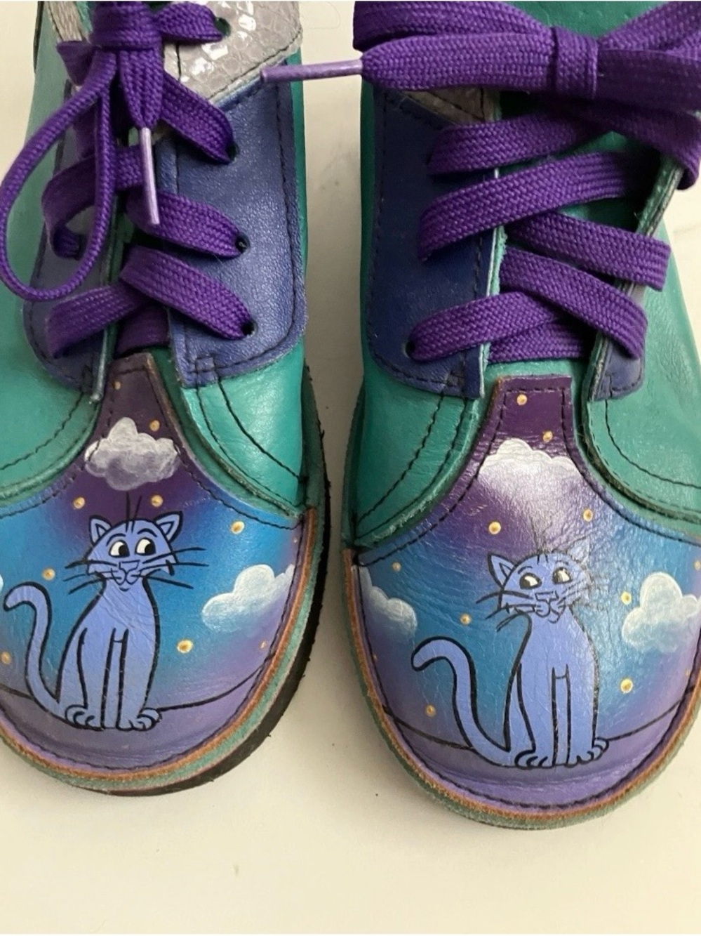 Women’s Purple & Teal Cat Graphic Lace-Up Sneakers